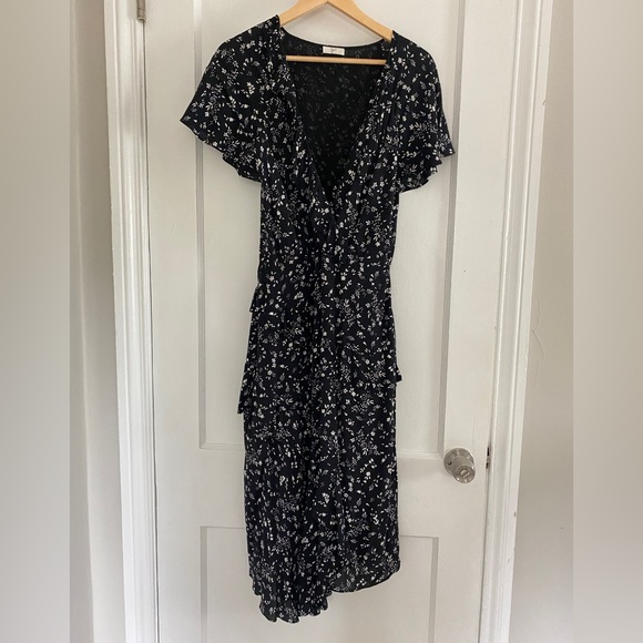 NWOT JOIE Orita Caviar Black Ruffled Floral Midi Dress Tiered V-Neck Size 8 - Picture 3 of 7